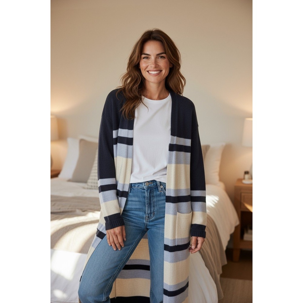 Fluffy, Soft, Cozy ~ Freshman 1996 cardigan ~ Medium ~ It has POCKETS